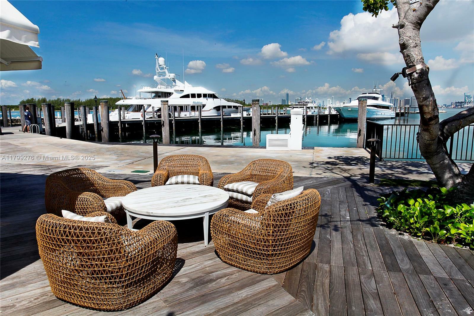 Property Photo: 8033 Fisher Island Dr 8033 FL 33109
