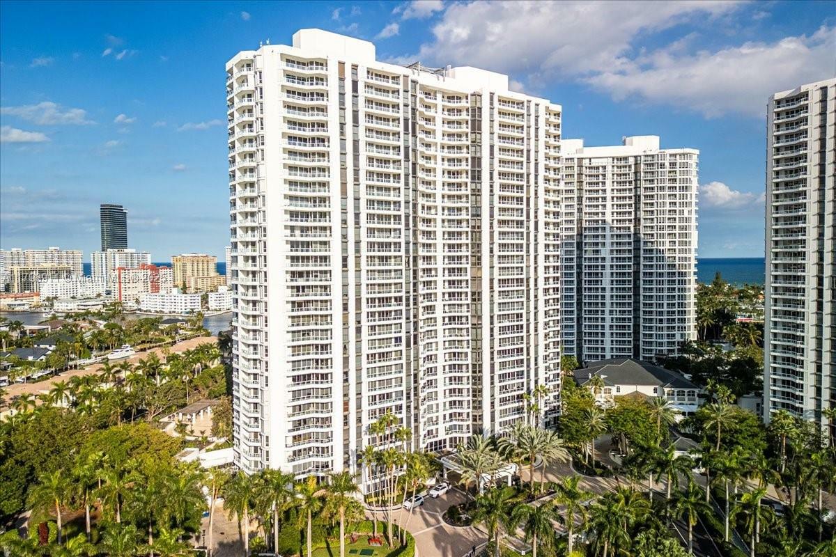 Property Photo: 21205 Yacht Club Dr 308 FL 33180