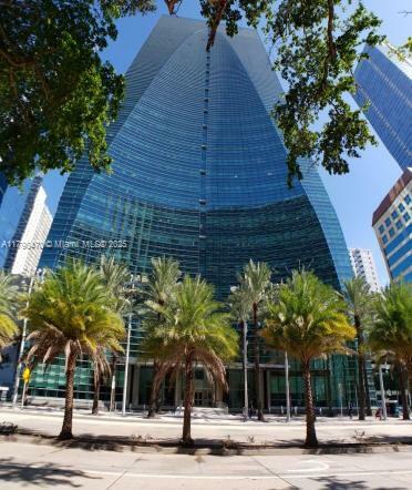 1395 Brickell Ave 3201  Miami FL 33131 photo