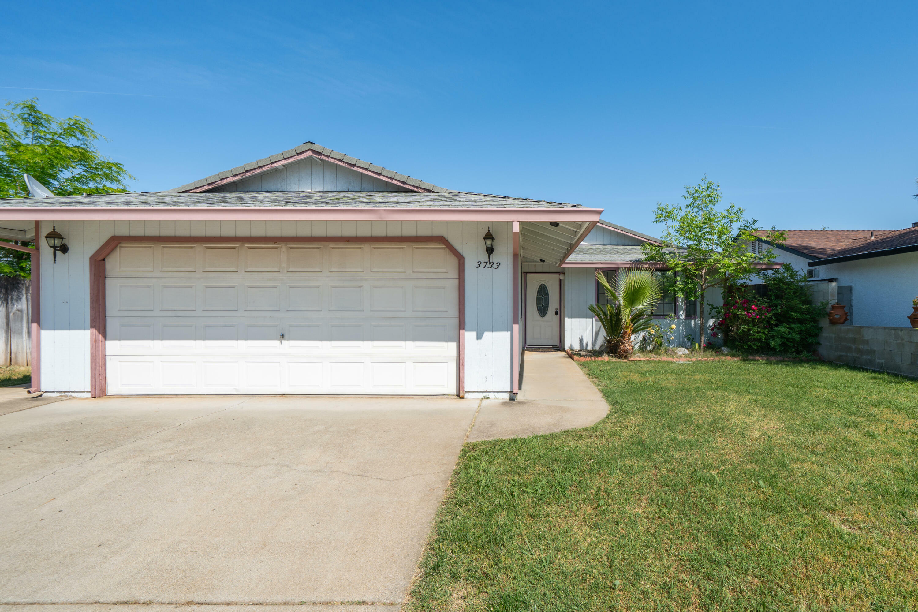 3733 Capricorn Way  Redding CA 96002 photo