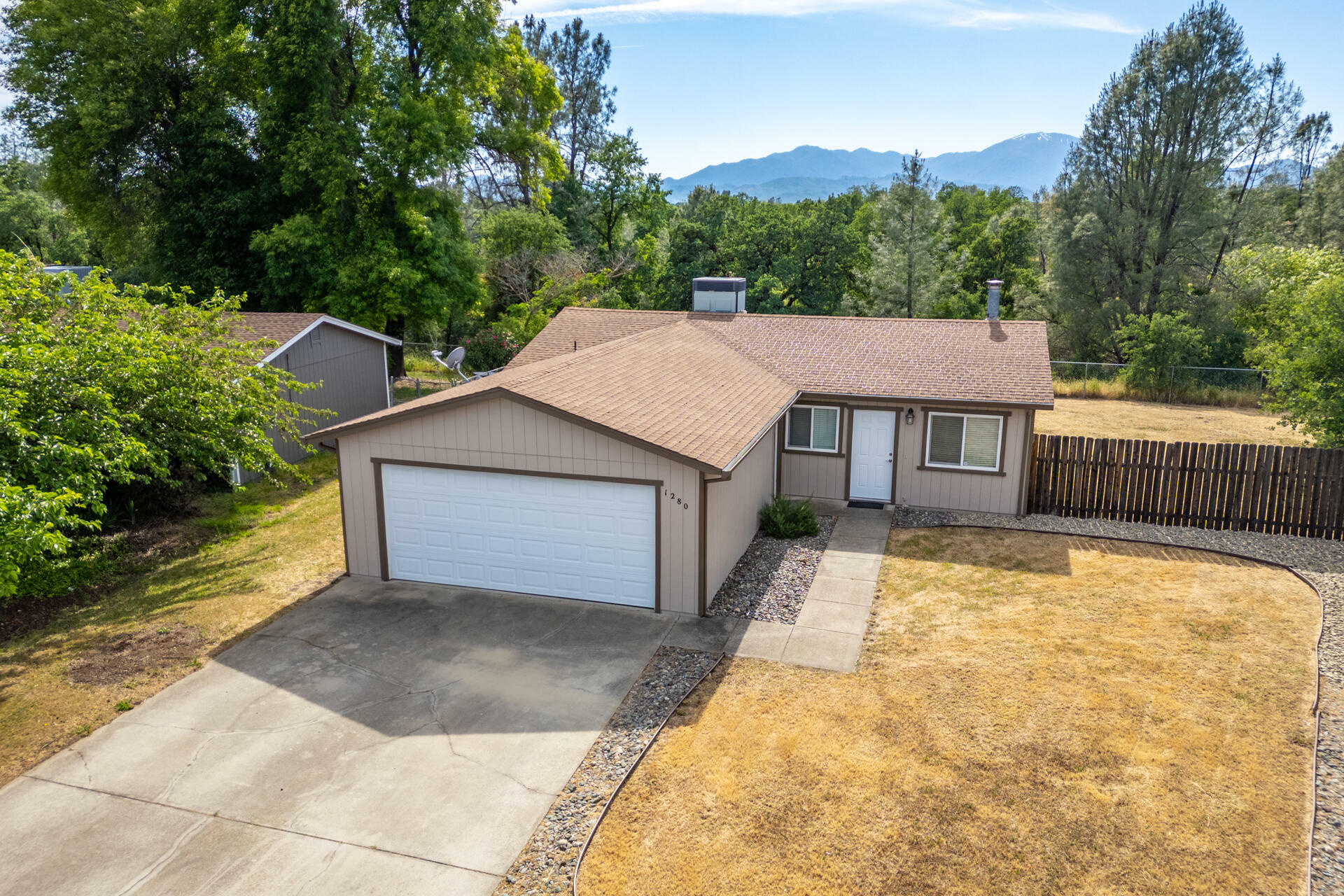 Property Photo: 1280 Bradley Drive CA 96003