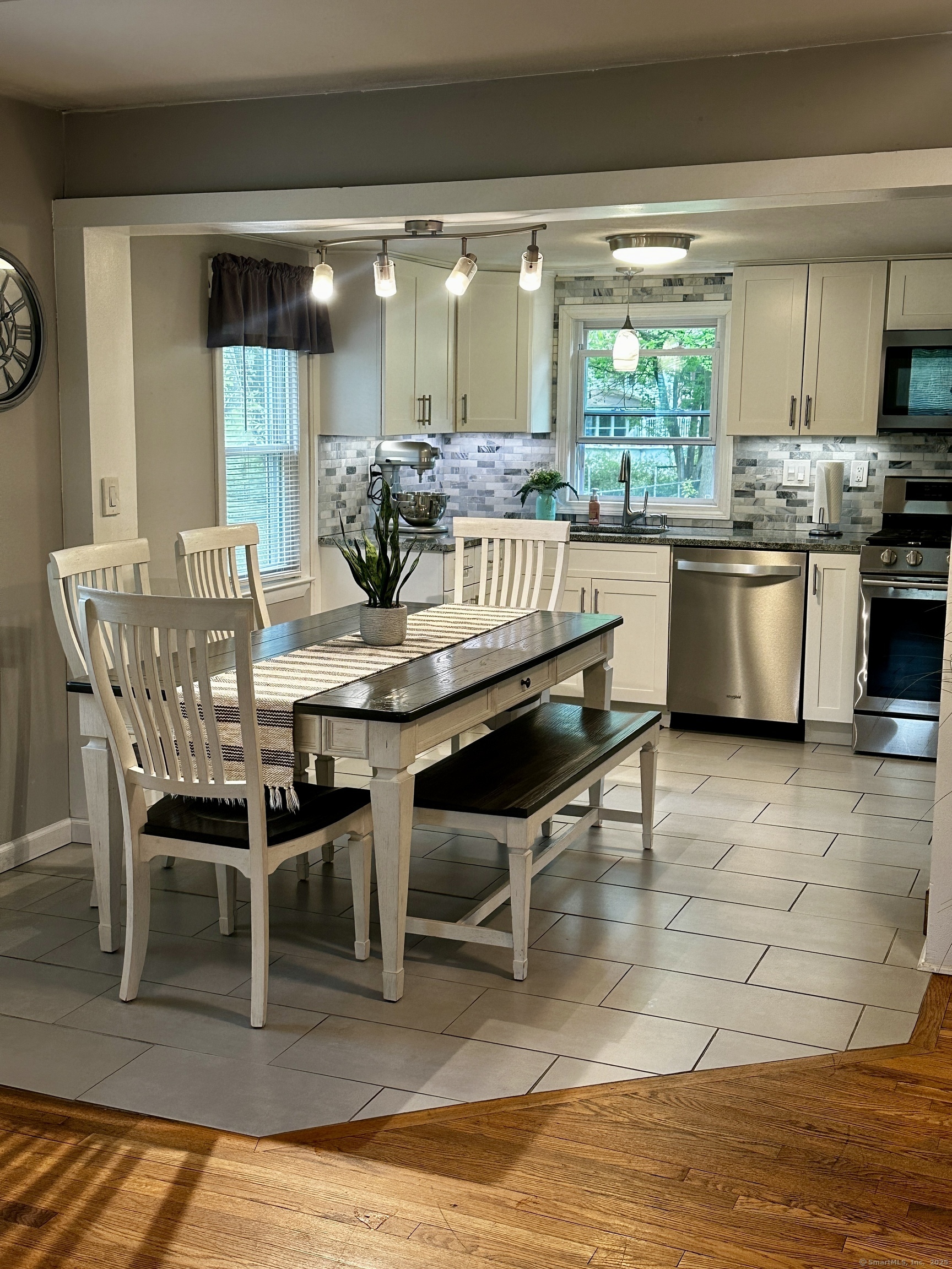 Property Photo: 140 Clintonville Road CT 06473