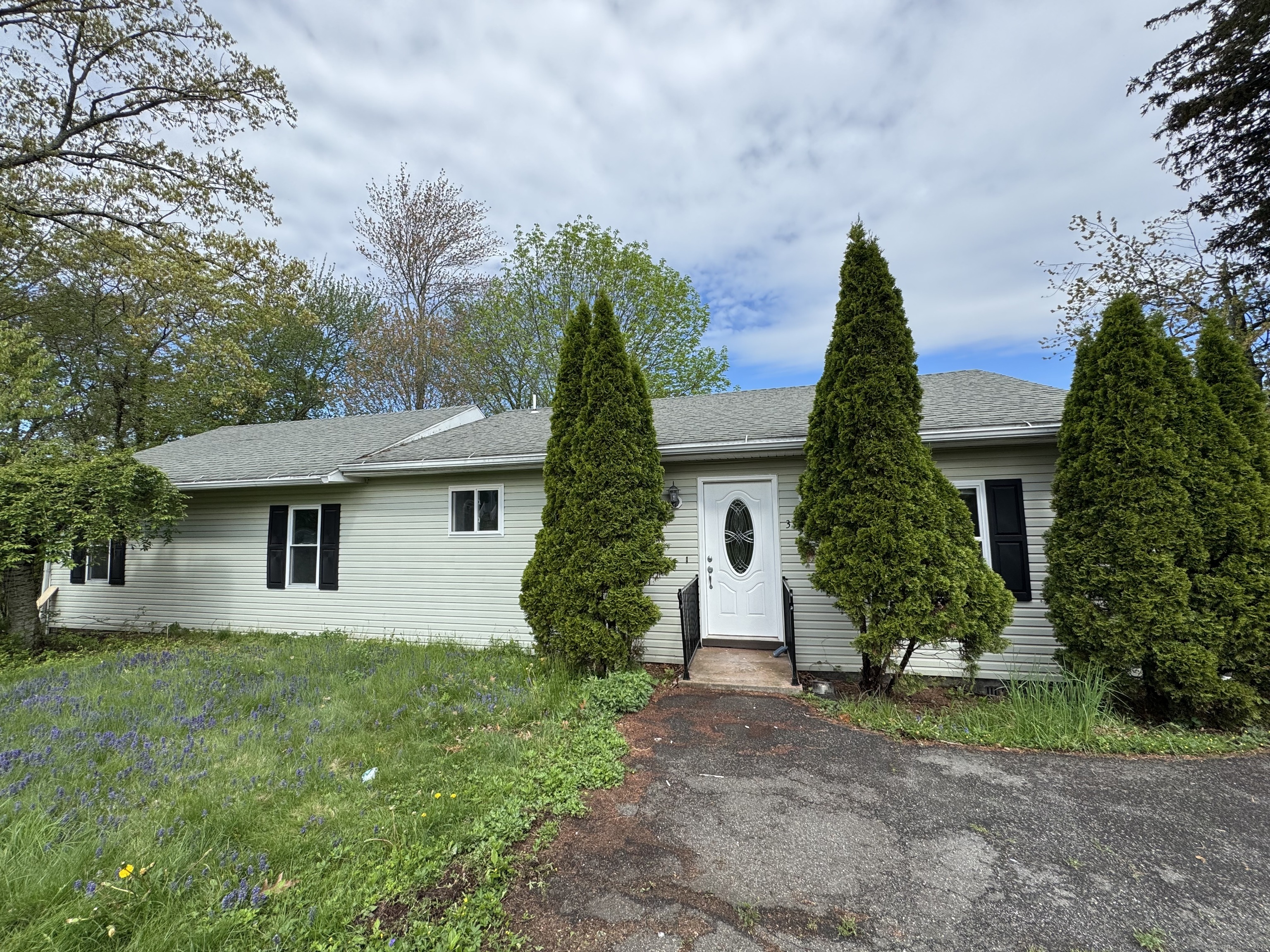39 Medford Street  West Haven CT 06516 photo