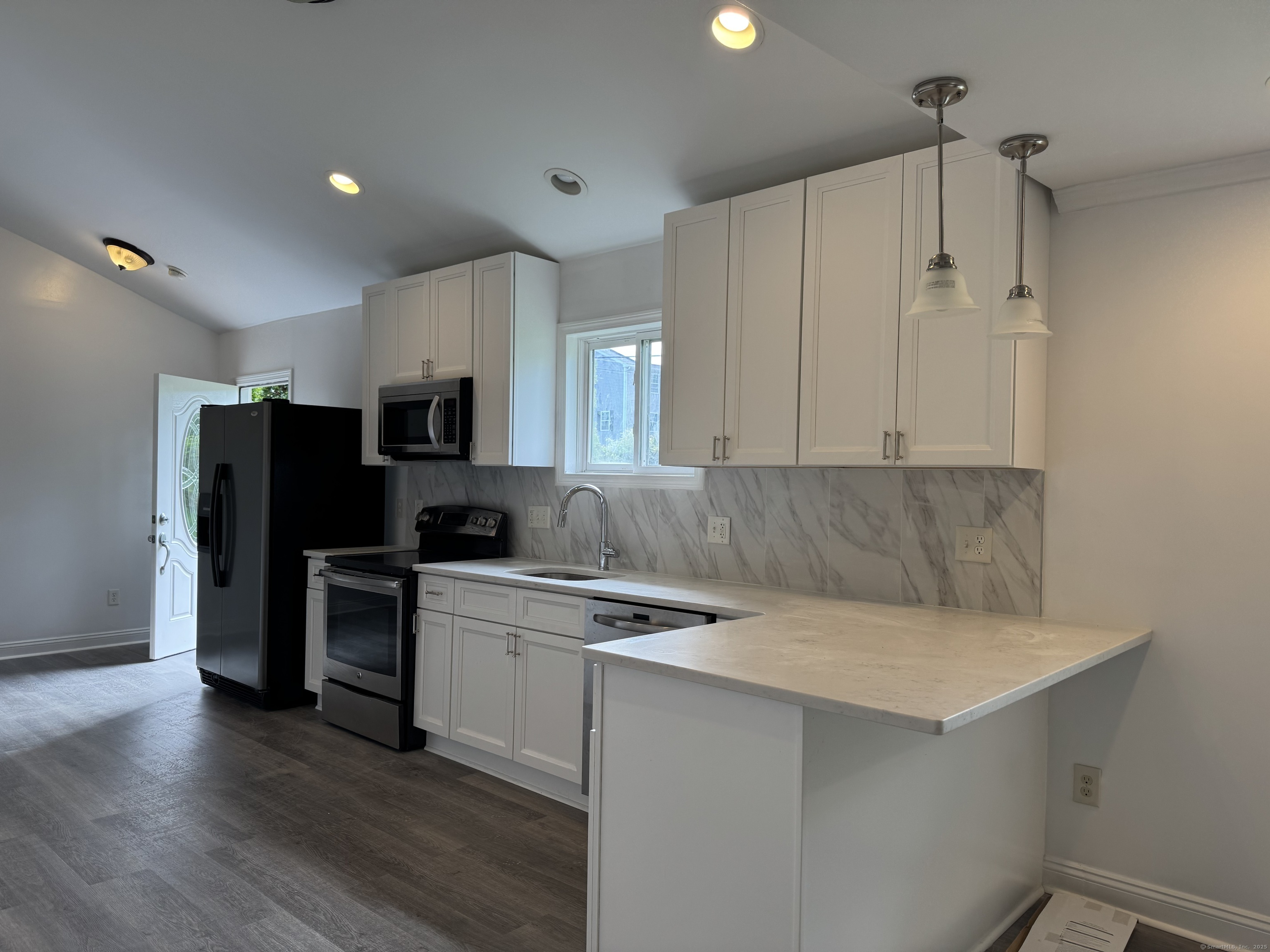 39 Medford Street  West Haven CT 06516 photo