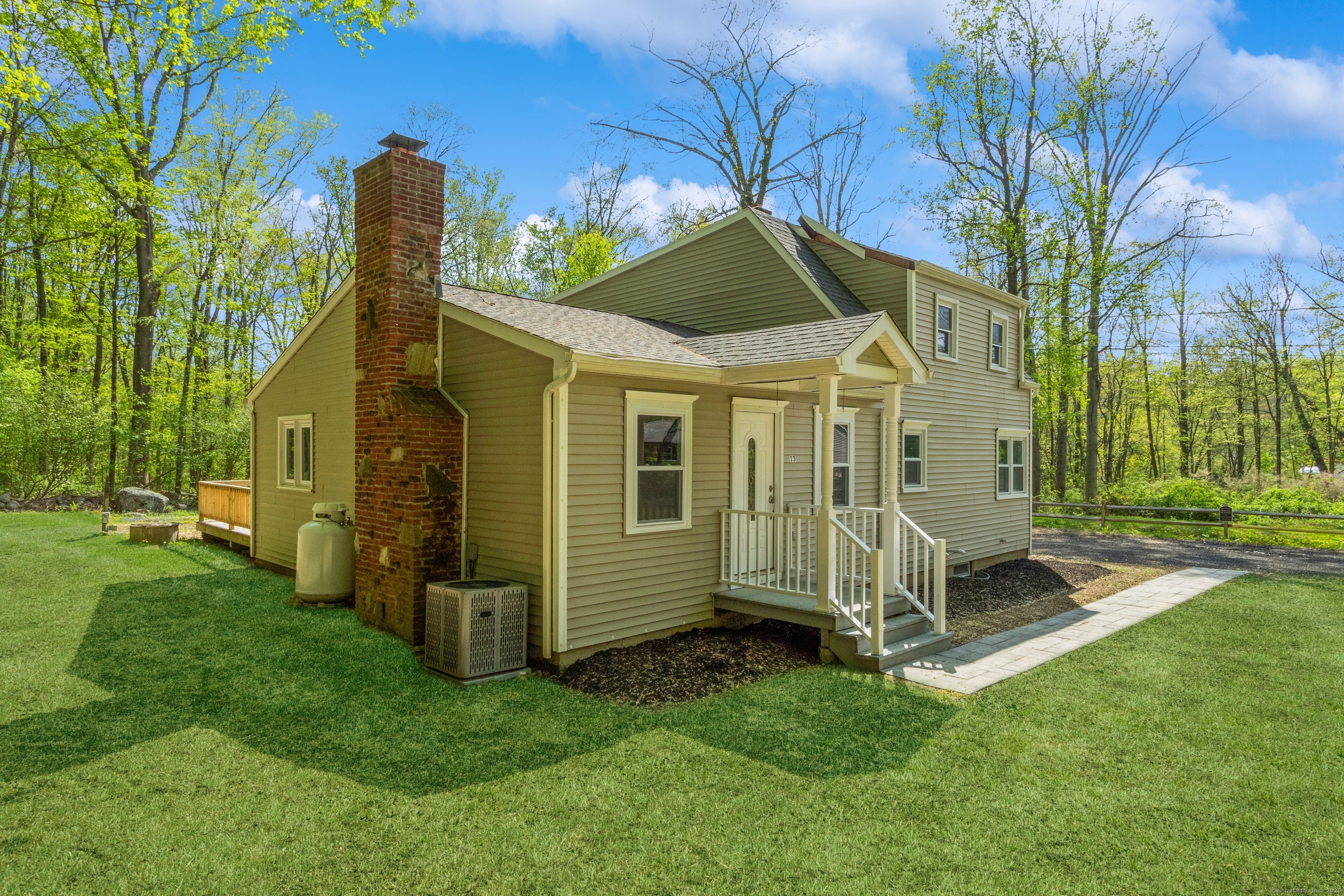 Property Photo: 13 Jeanette Street CT 06468