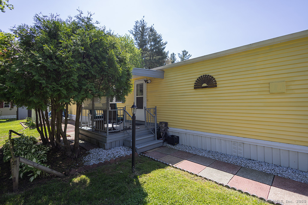 Property Photo: 1 Riverview Drive CT 06062