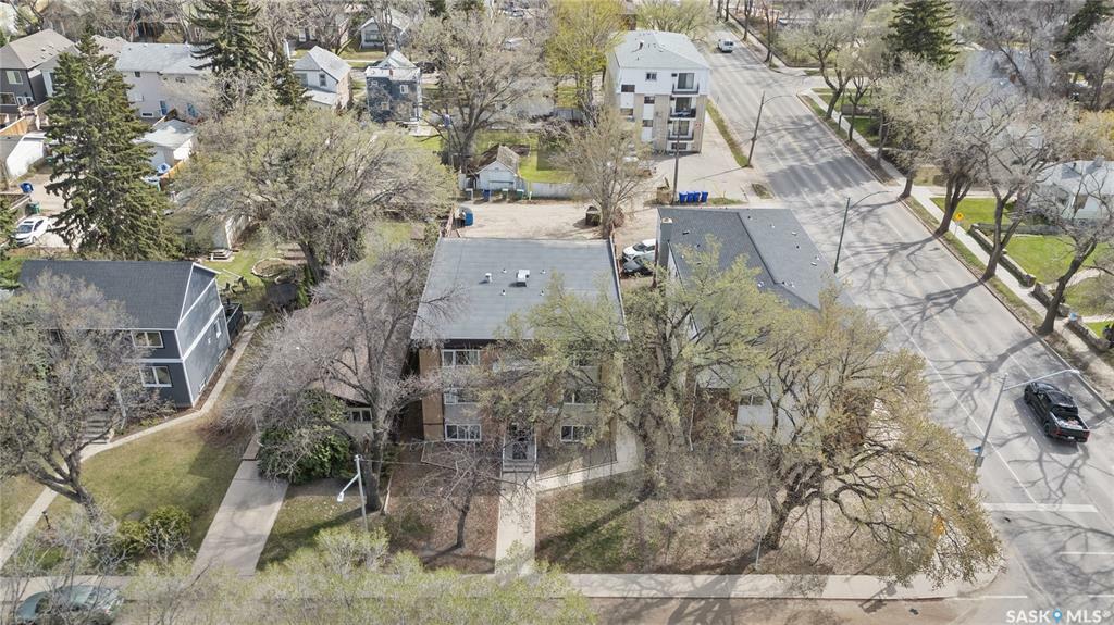 Property Photo:  1004 14th Street E  SK S7H 0A1 