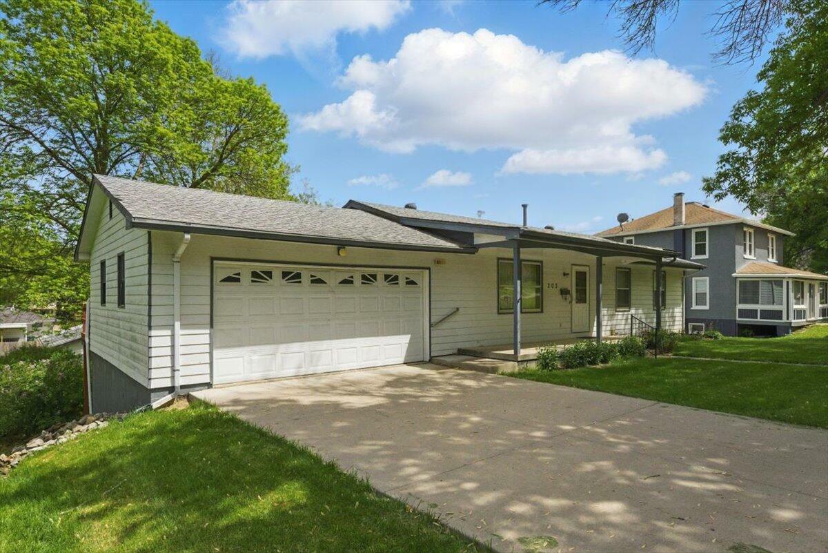 Property Photo: 203 N Hazel Street IA 51534