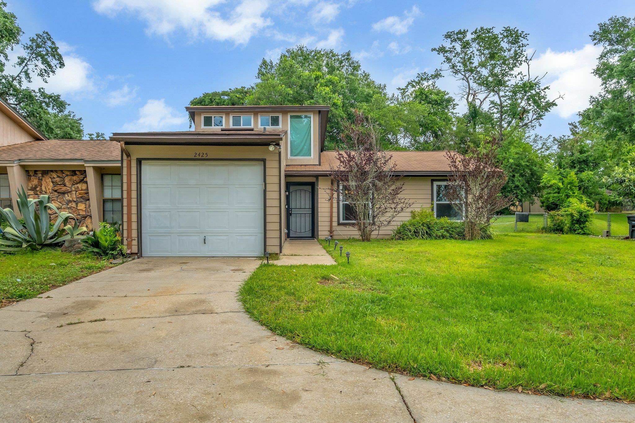 Property Photo: 2425 Manzanita Court FL 32303