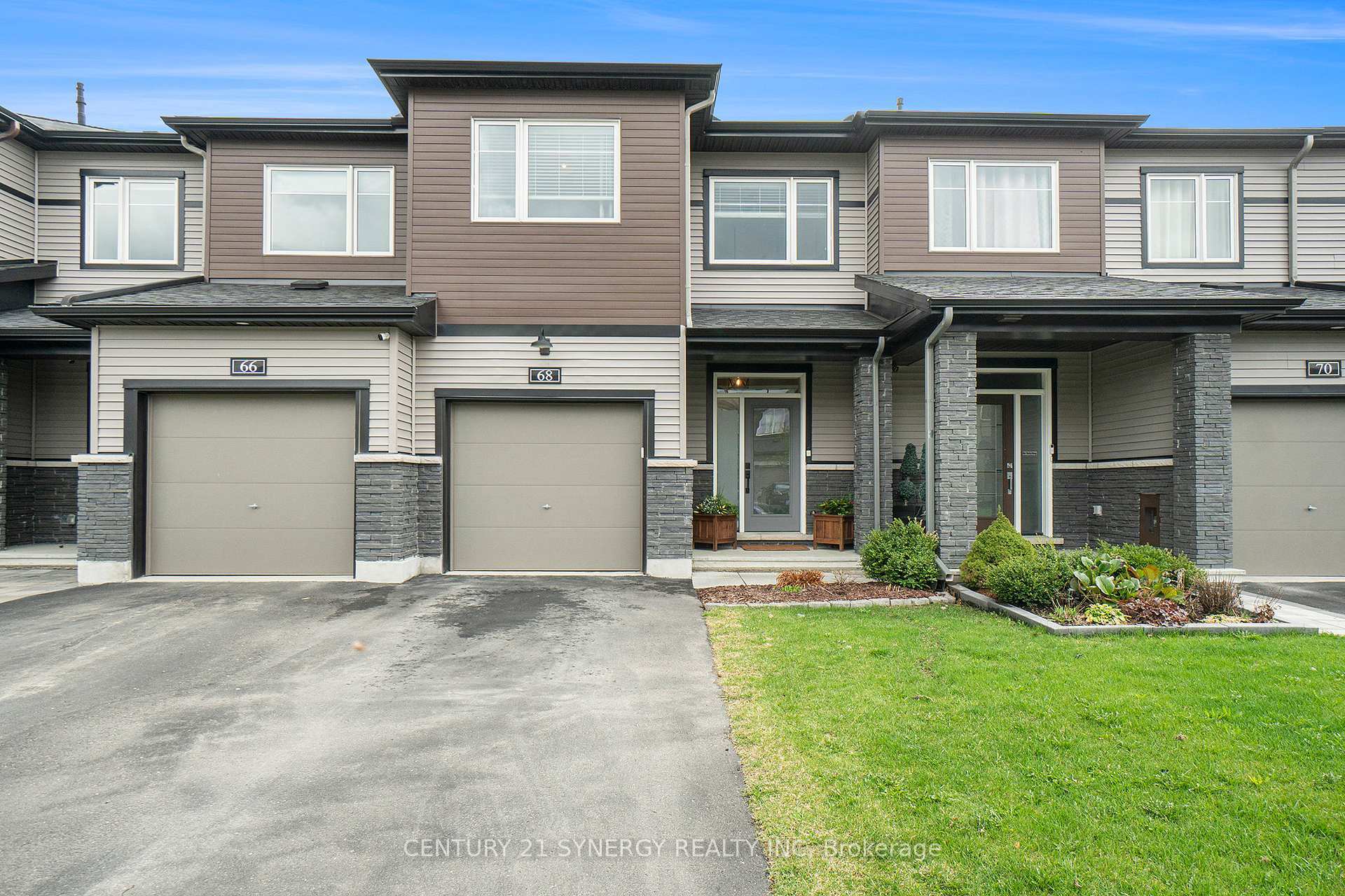 Property Photo: 68 Gardenpost Terrace ON K4A 5H2