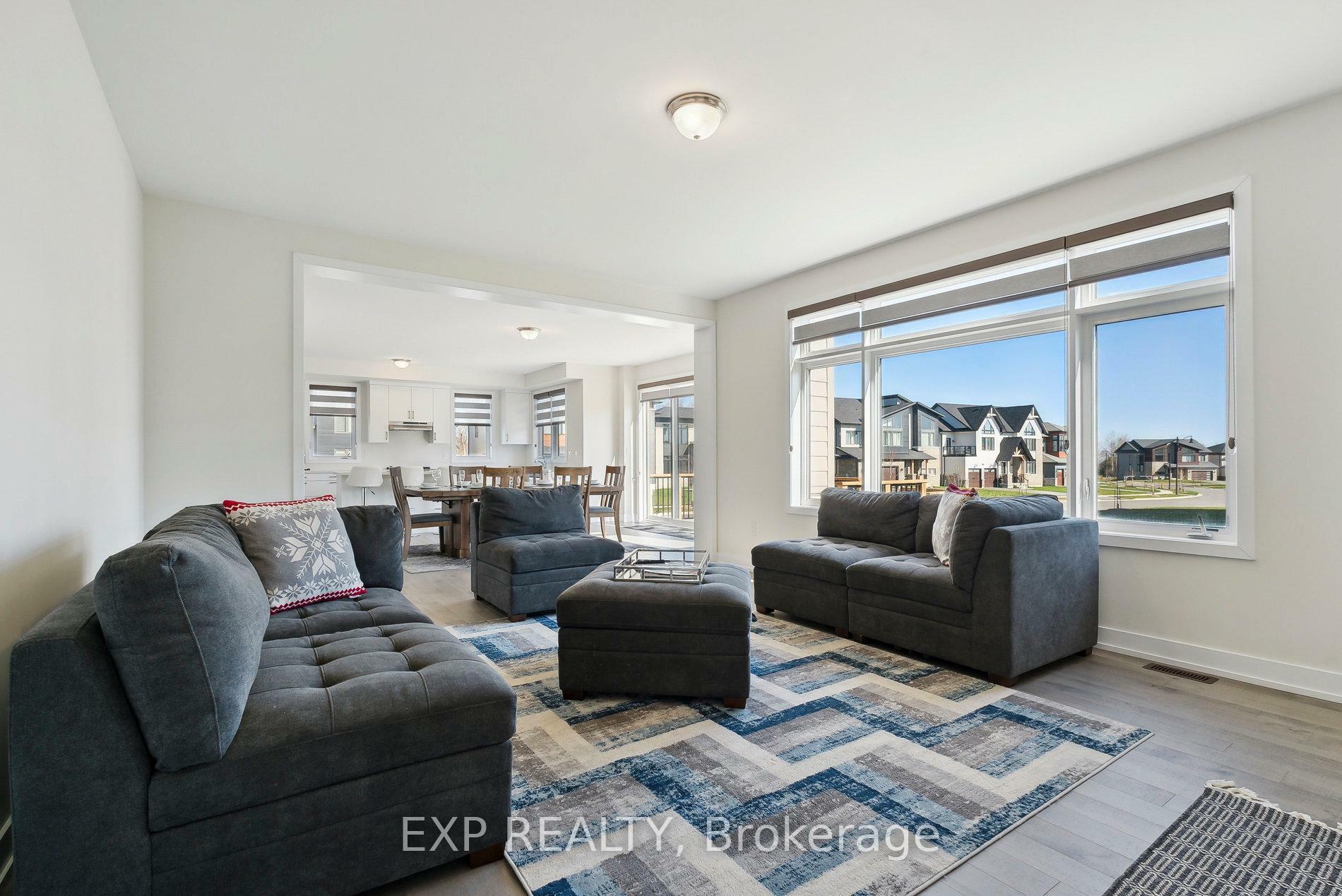 Property Photo:  100 Stoneleigh Drive  ON L9Y 5J6 