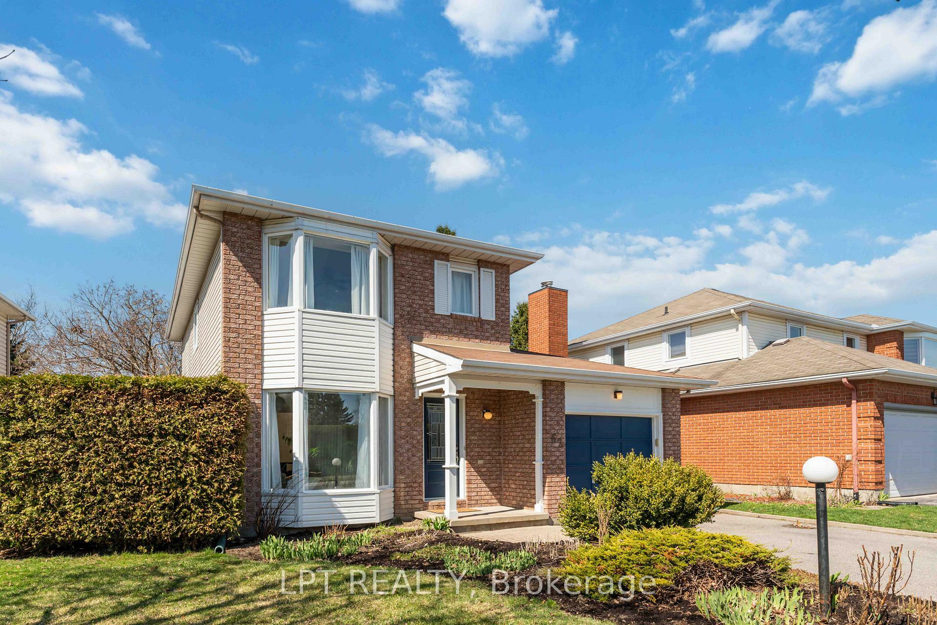 Property Photo: 62 Tartan Drive ON K2J 2V5