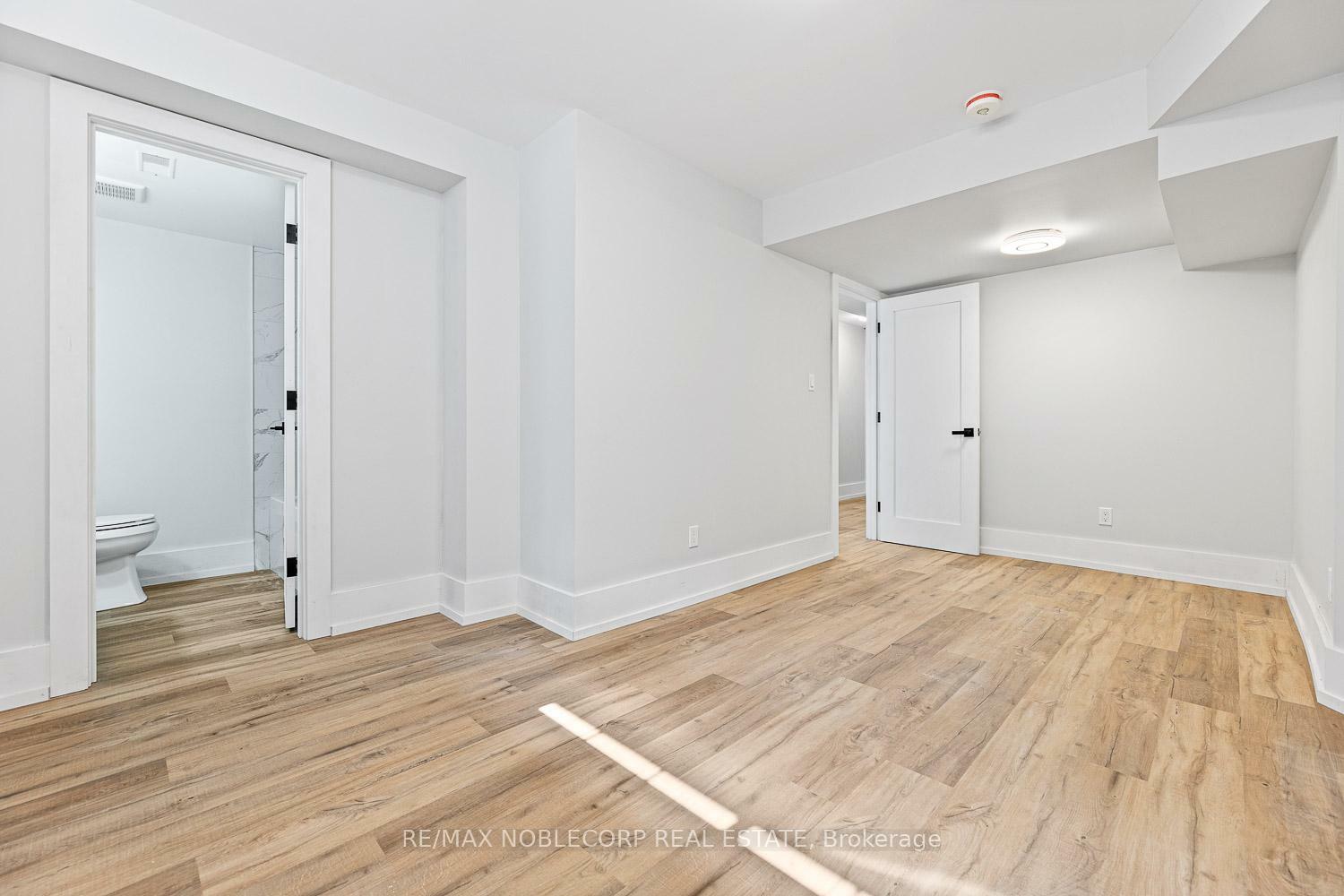 Photo de la propriété: 108 Enderby Road 4 ON M4E 2S5