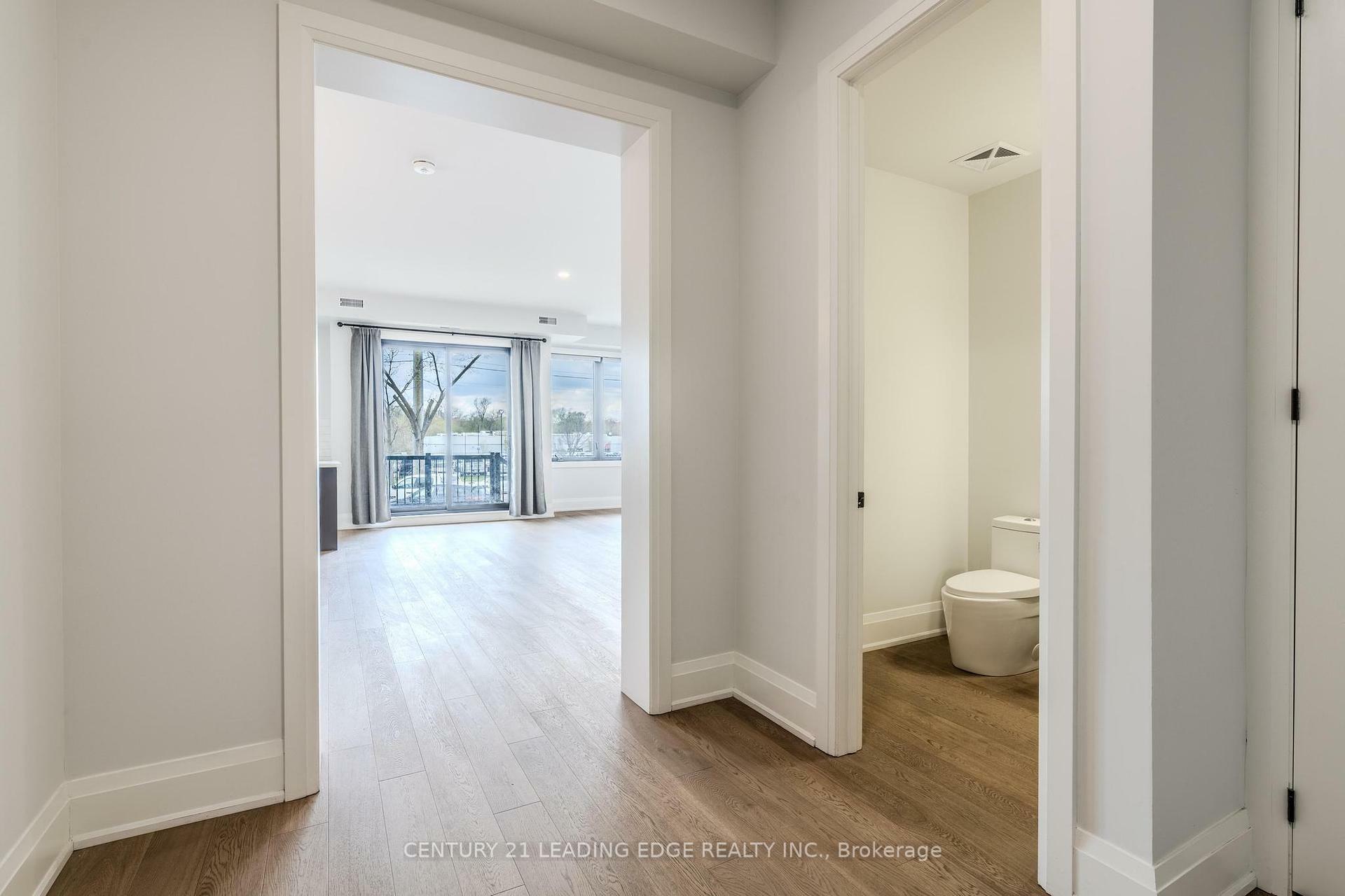 Property Photo: 59 Charles Street 10 ON L3Y 3V7