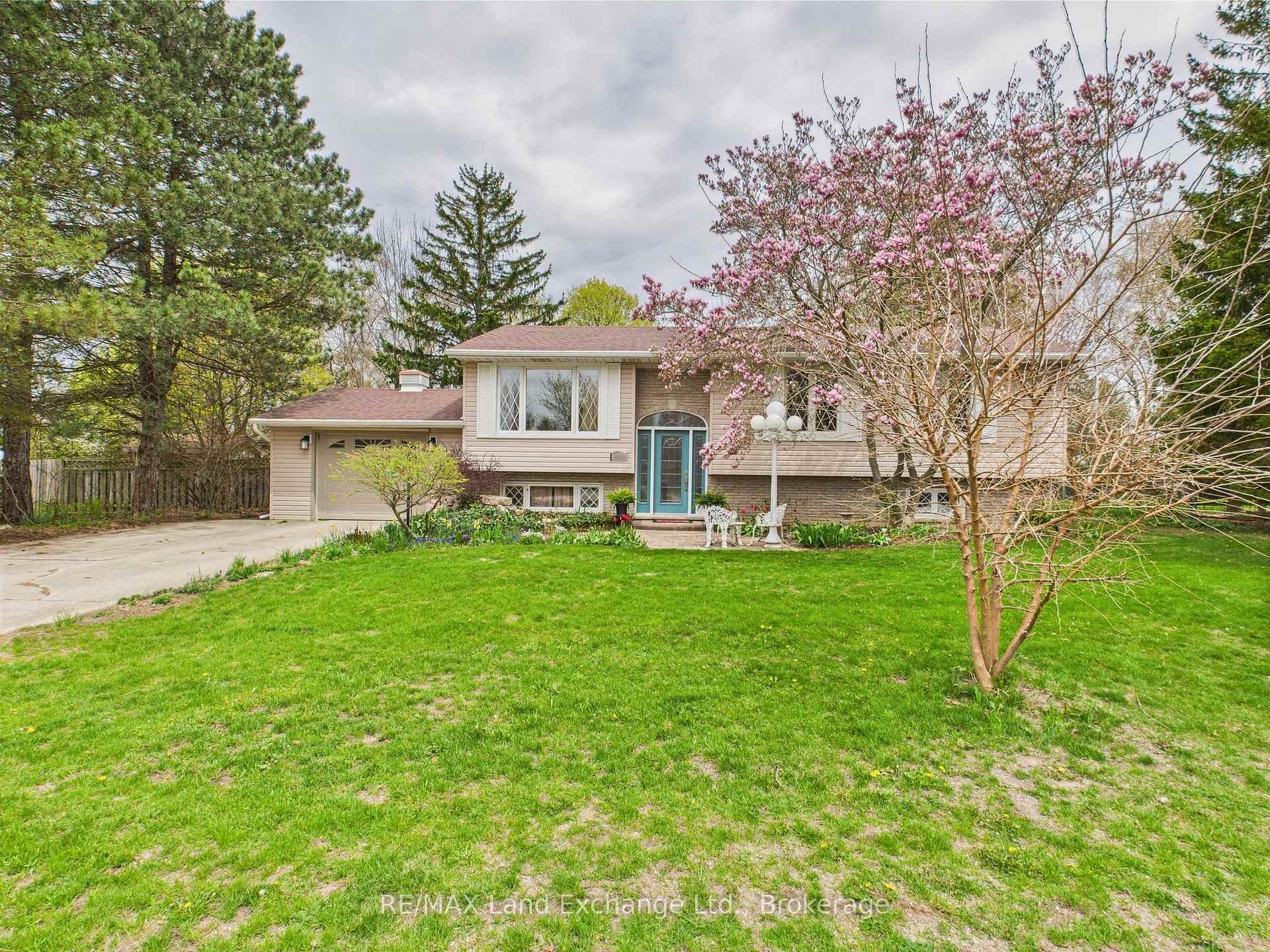 155 Willis Crescent  Huron-Kinloss ON N0G 2R0 photo