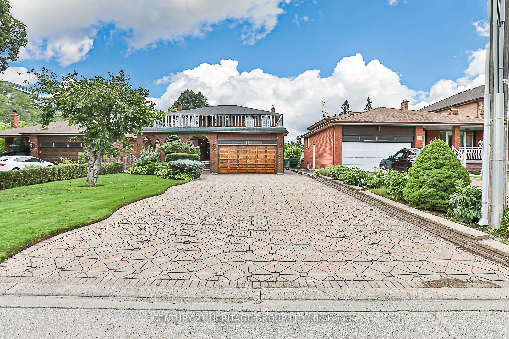 Property Photo: 33 May Avenue ON L4C 3S7