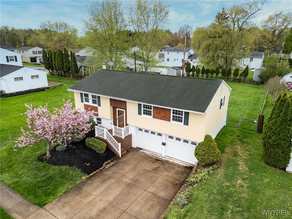 Property Photo: 199 Heather Hill Drive NY 14224