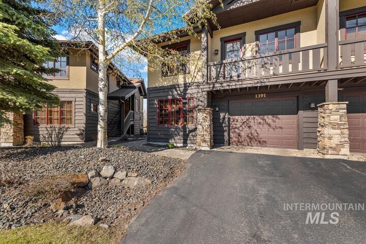 Property Photo:  1391 Greystone Dr.  ID 83638 