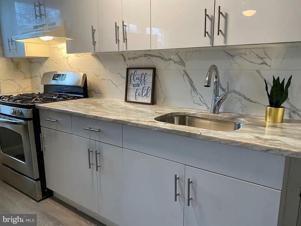 Property Photo: 5732 Tackawanna Street PA 19135