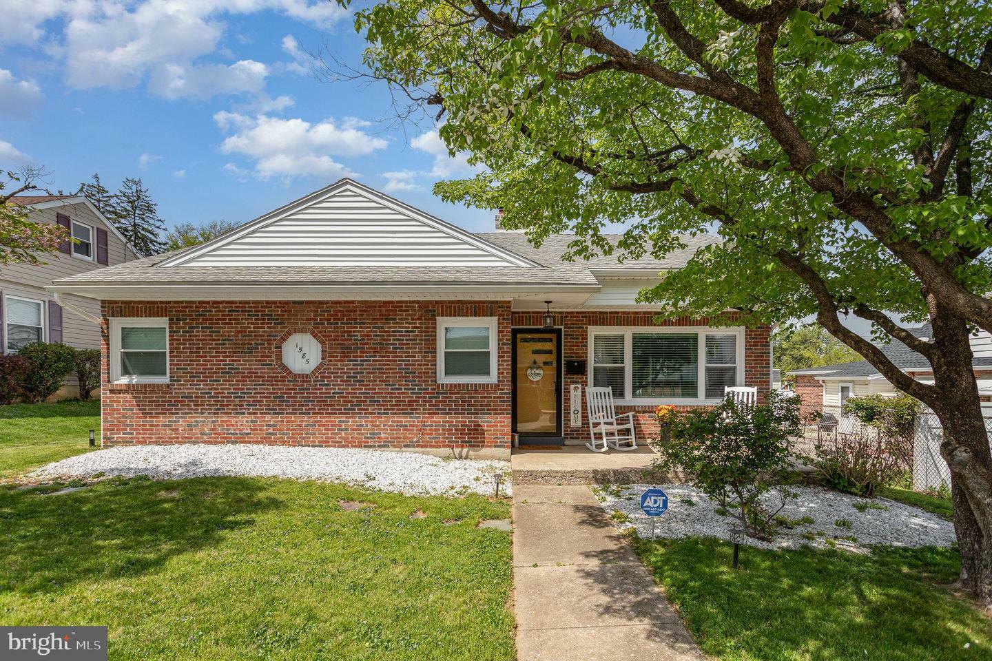 Property Photo: 1585 5th Avenue PA 17403