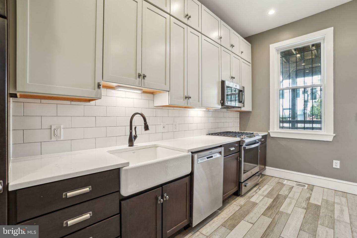 Property Photo: 915 Westminster Street NW DC 20001