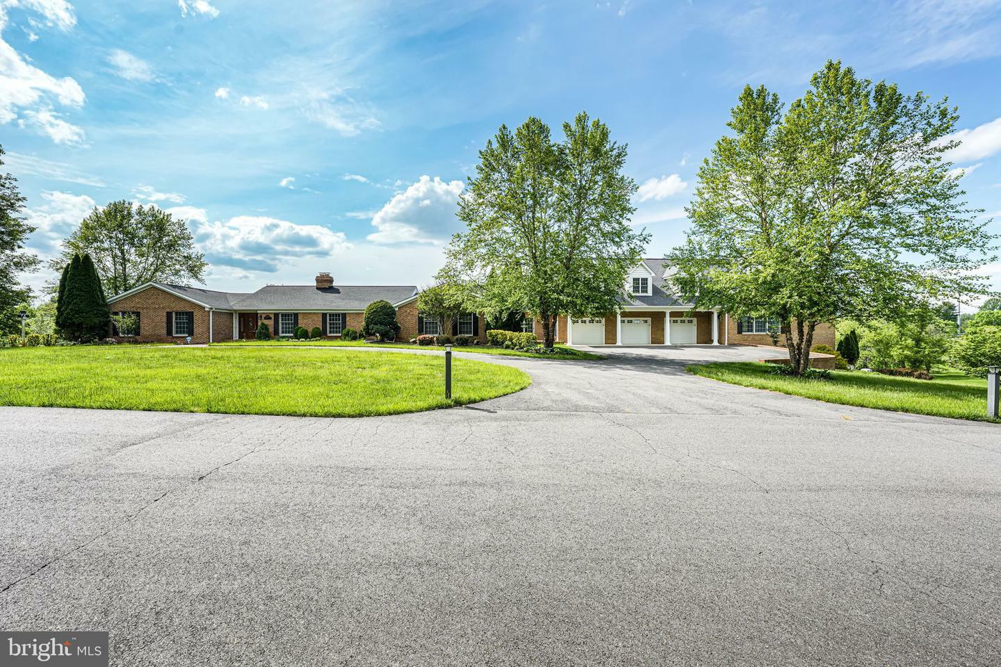 Property Photo: 39937 Charles Town Pike VA 20158