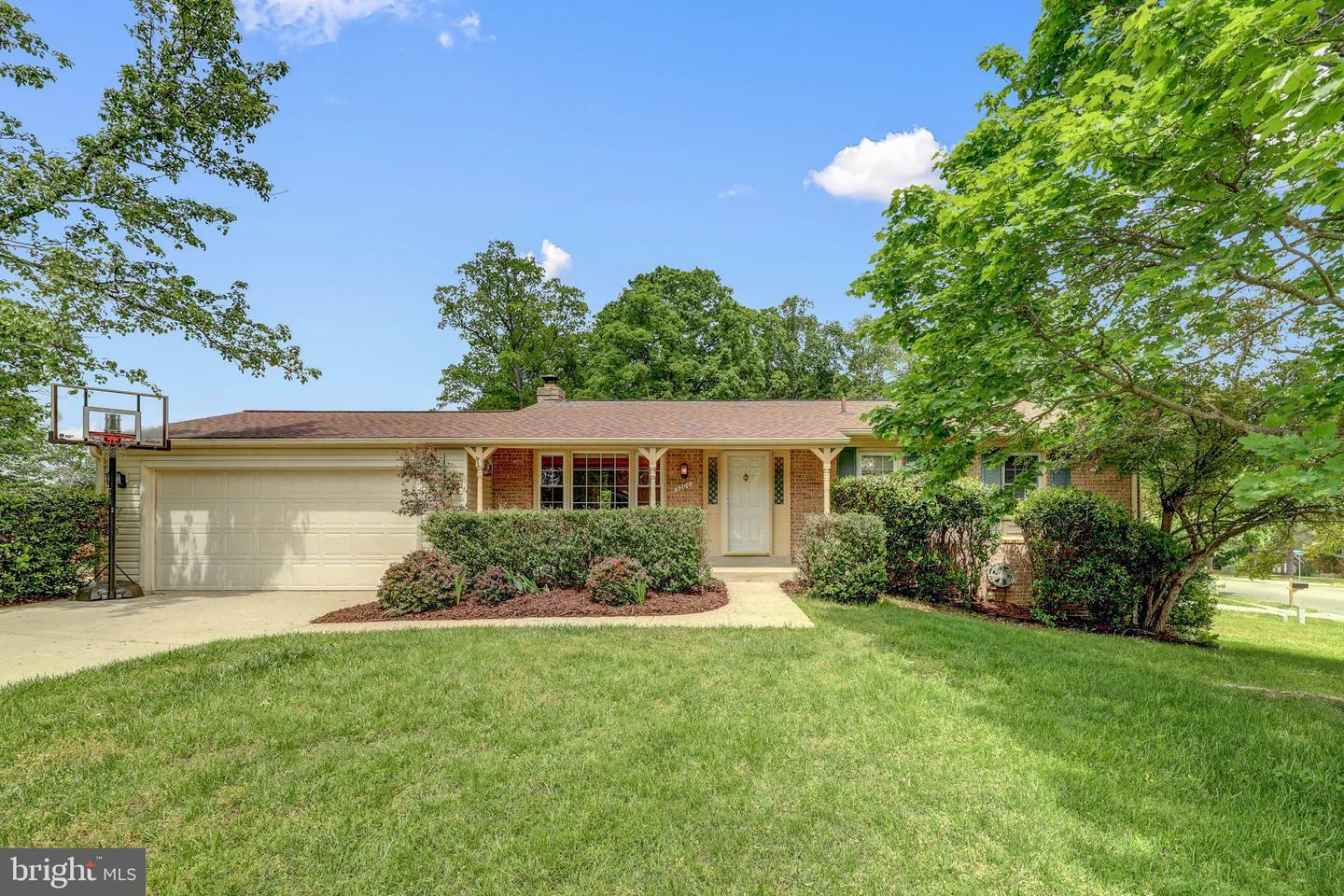 Property Photo: 3200 Manitoba Drive VA 22192