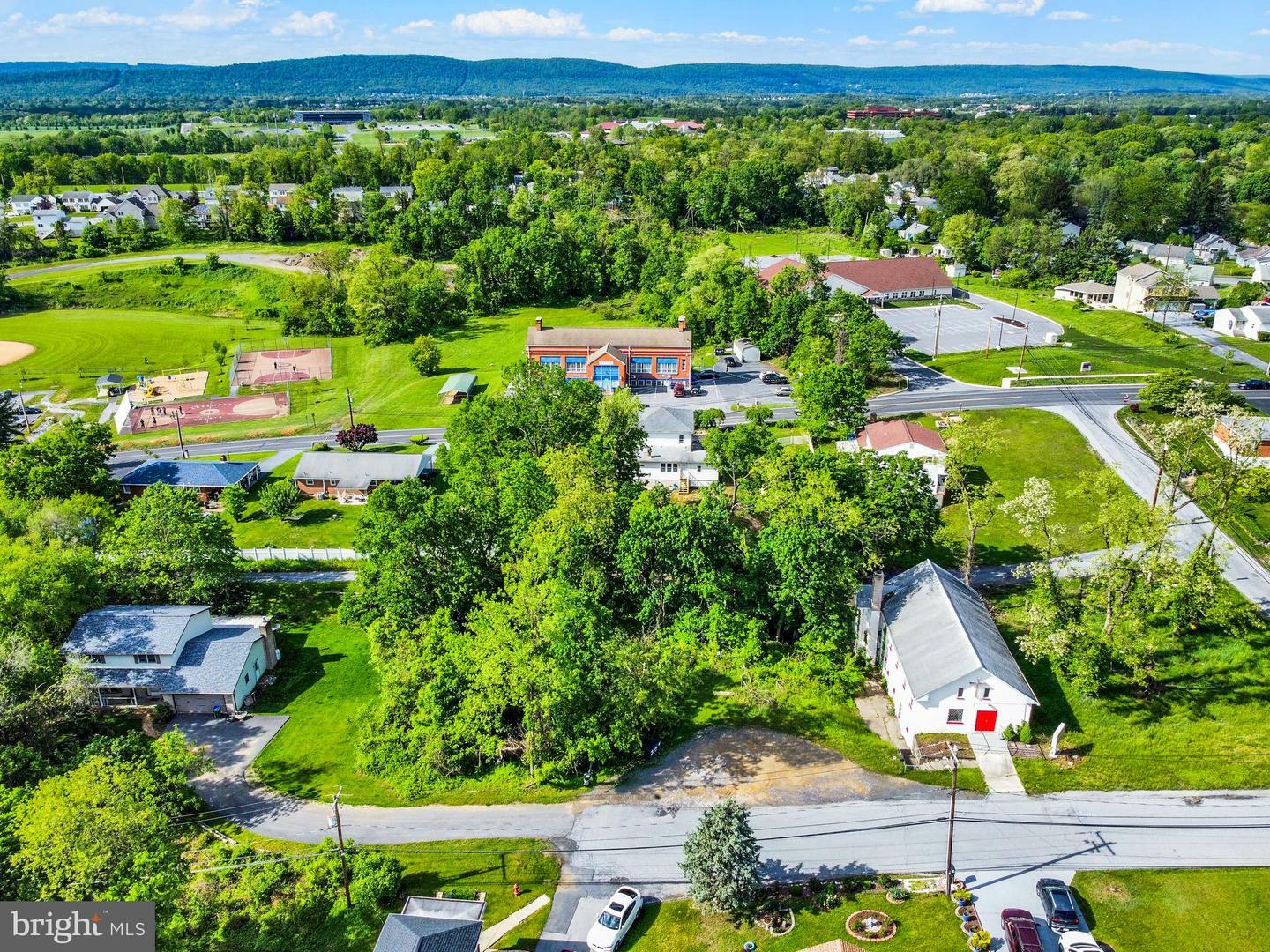 Property Photo:  2324 Highland Avenue  PA 17109 