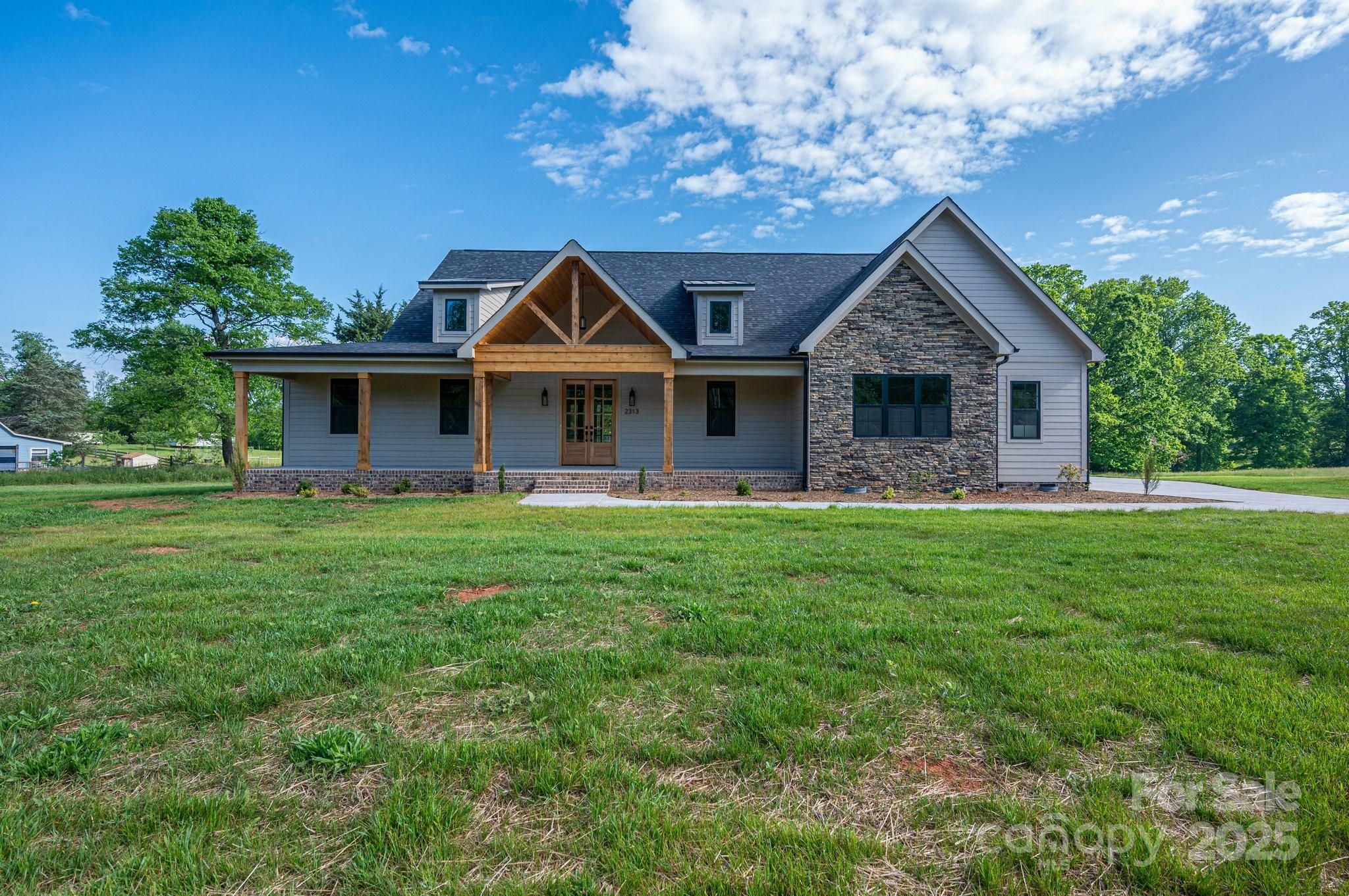 Property Photo: 2313 Ivey Church Road NC 28650