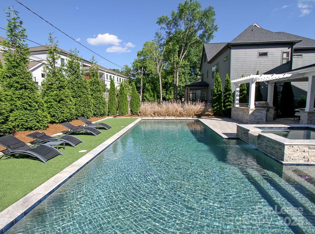 Property Photo: 501 Greystone Road NC 28209