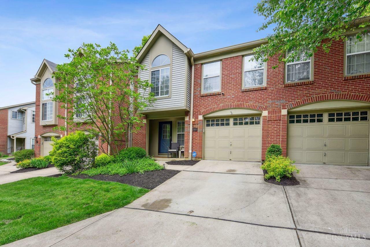 Property Photo: 5532 Regimental Place OH 45239
