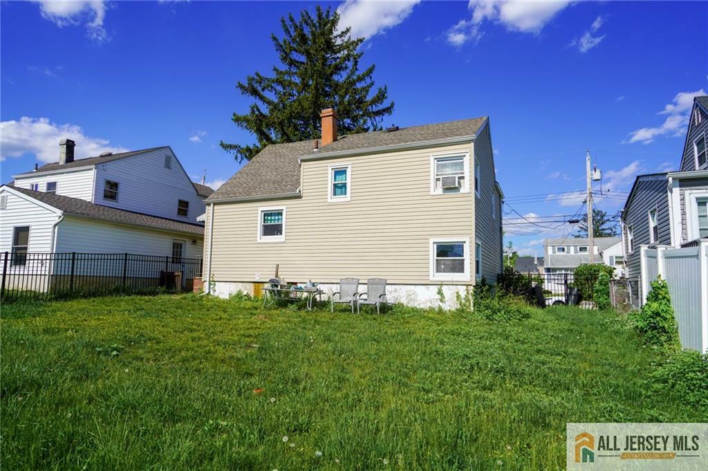 Property Photo: 5 Gardner Place NJ 08859