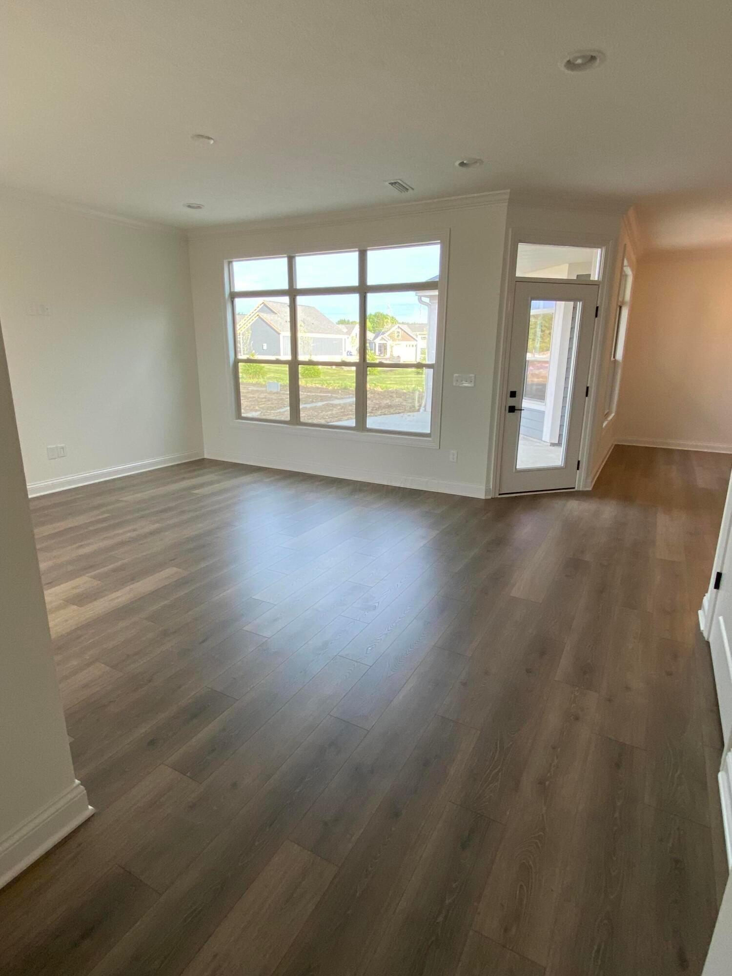 Property Photo: 5647 Embassy Drive OH 43026