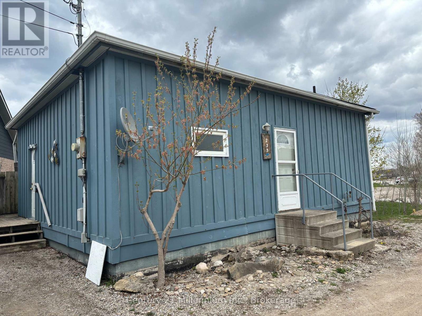Property Photo: 237 Sykes Street North ON N4L 1H8