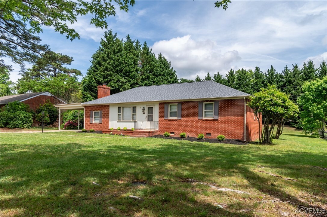 Property Photo: 3406 Lanceor Drive VA 23060