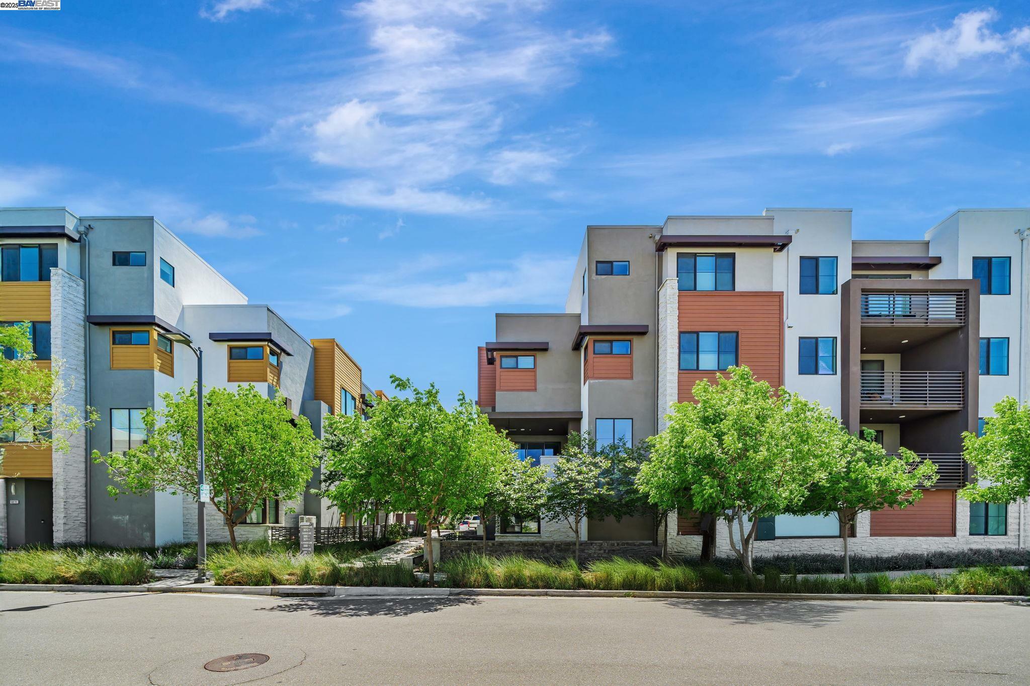 5891 Cadence Ave  Dublin CA 94568 photo
