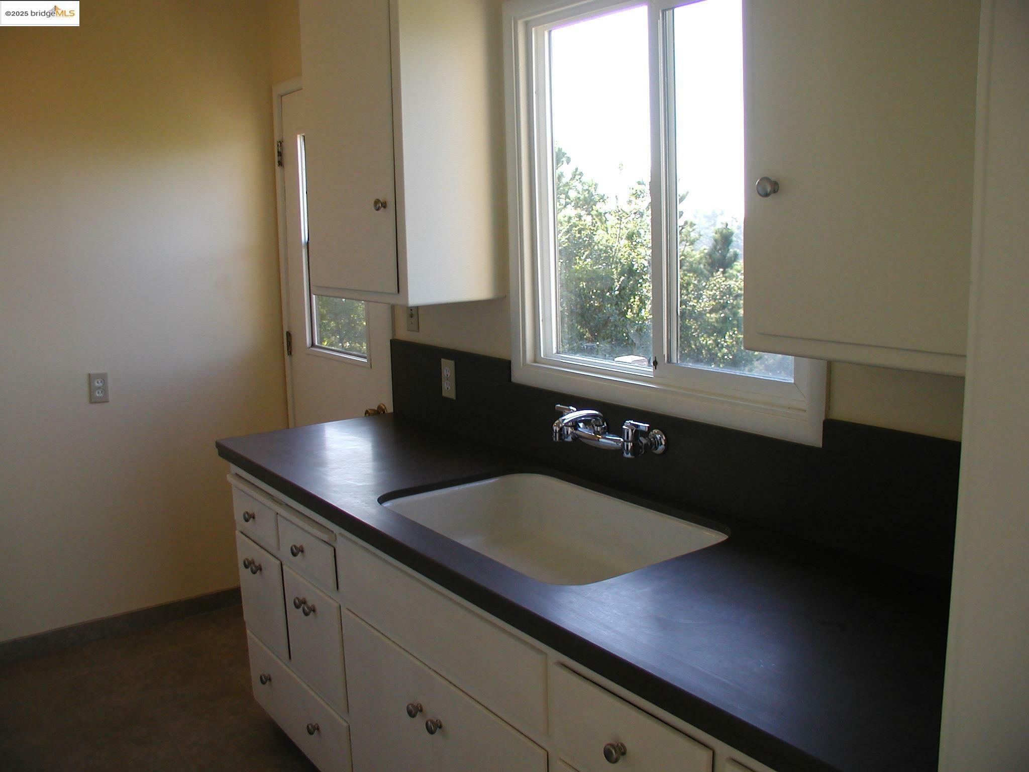 Property Photo: 6100 Skyline Blvd CA 94611