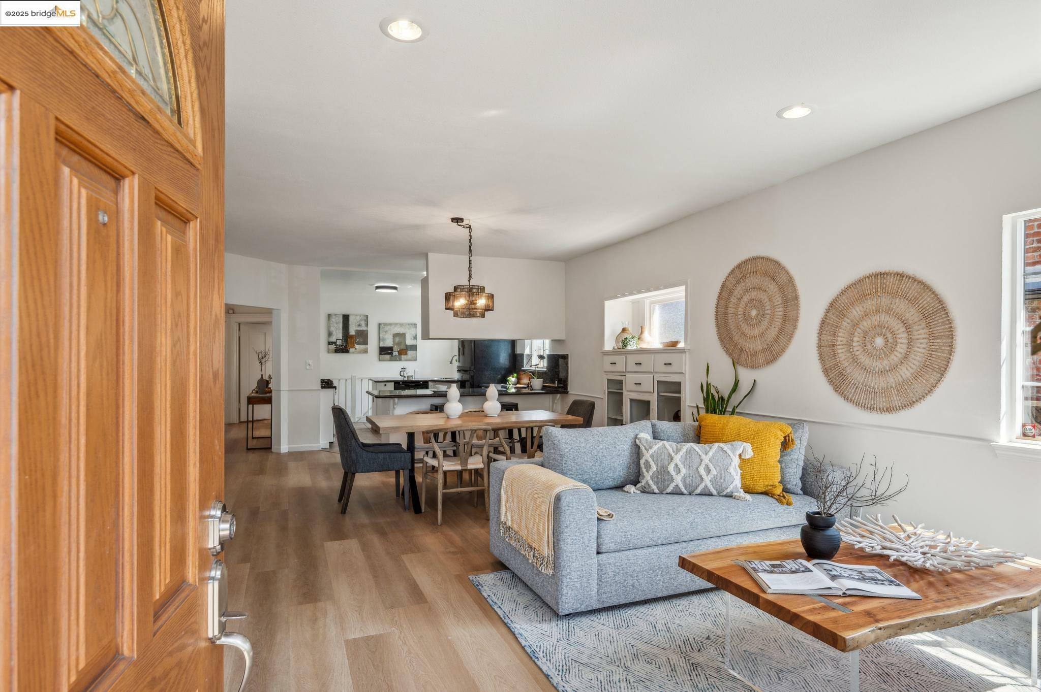 Property Photo:  2122 42nd Ave  CA 94601 