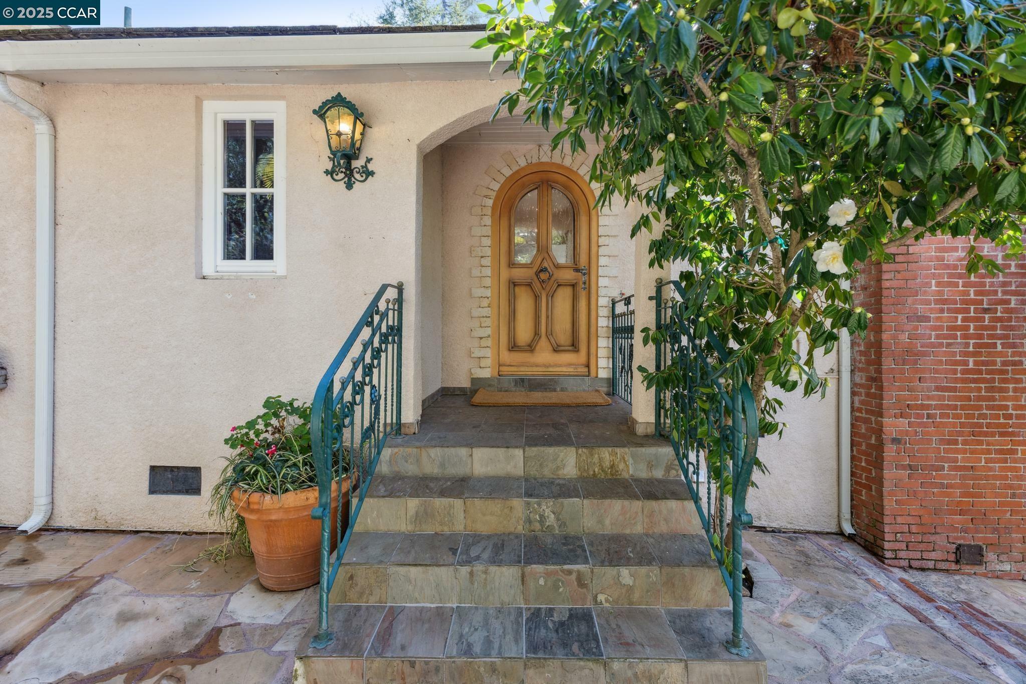 Property Photo: 40 Las Palomas CA 94563