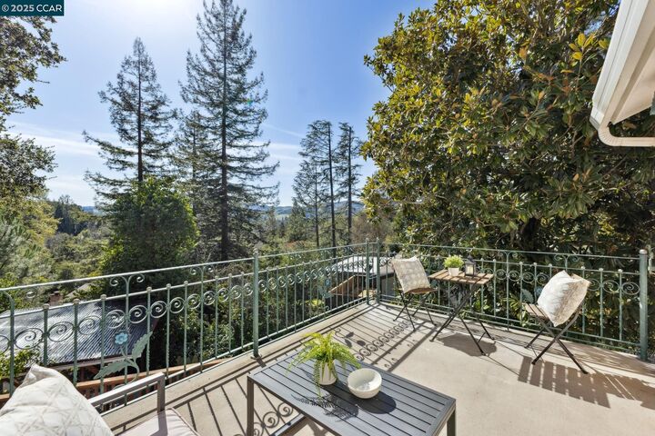 Property Photo:  40 Las Palomas  CA 94563 