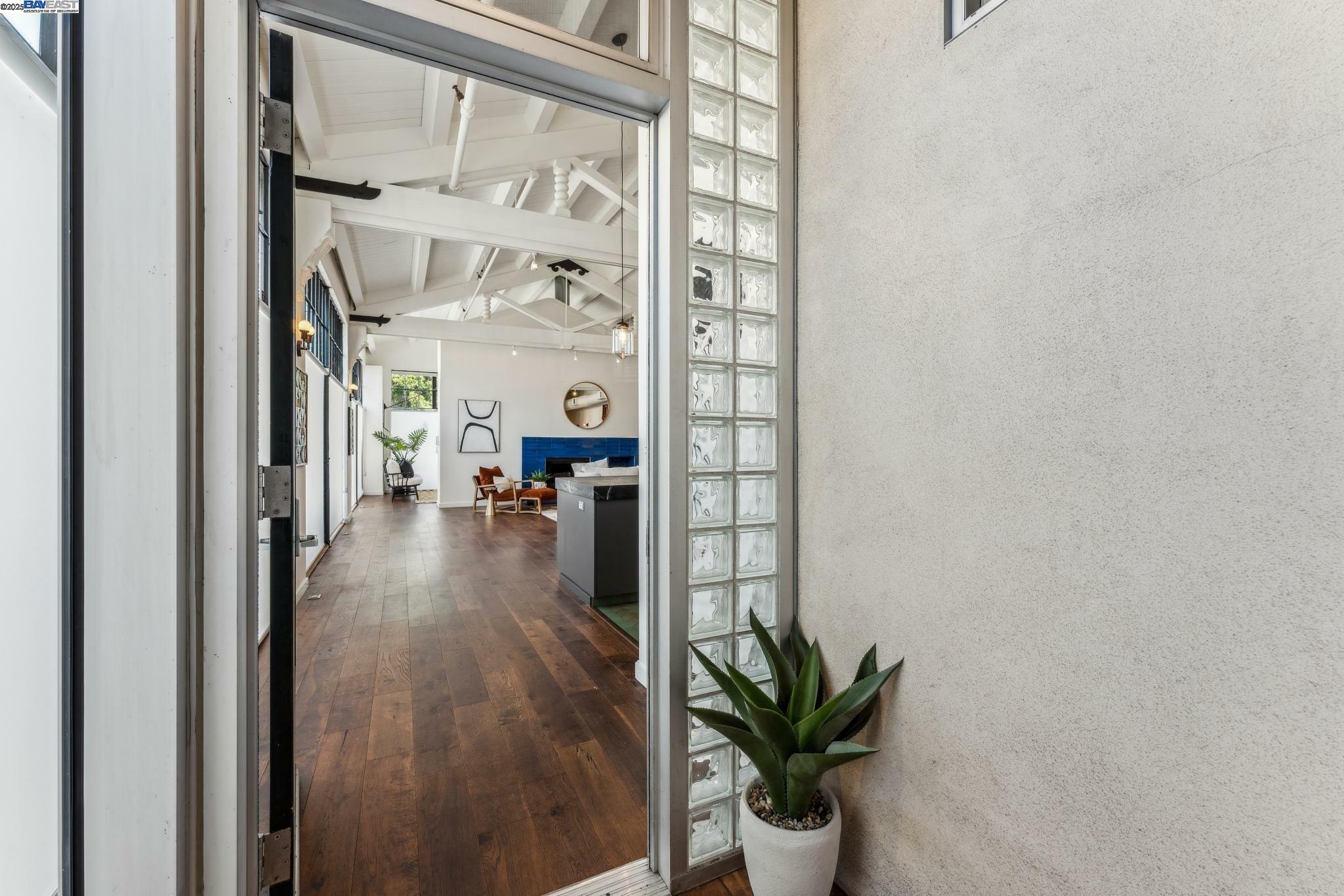 Property Photo: 311 4th St 301 CA 94607