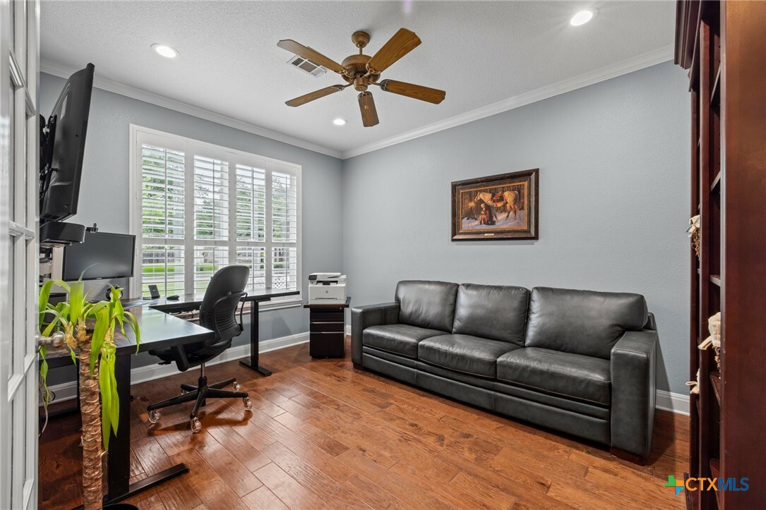 Property Photo: 408 O W Lowrey TX 76571