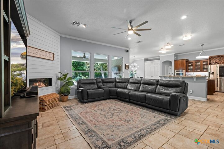Property Photo: 408 O W Lowrey TX 76571