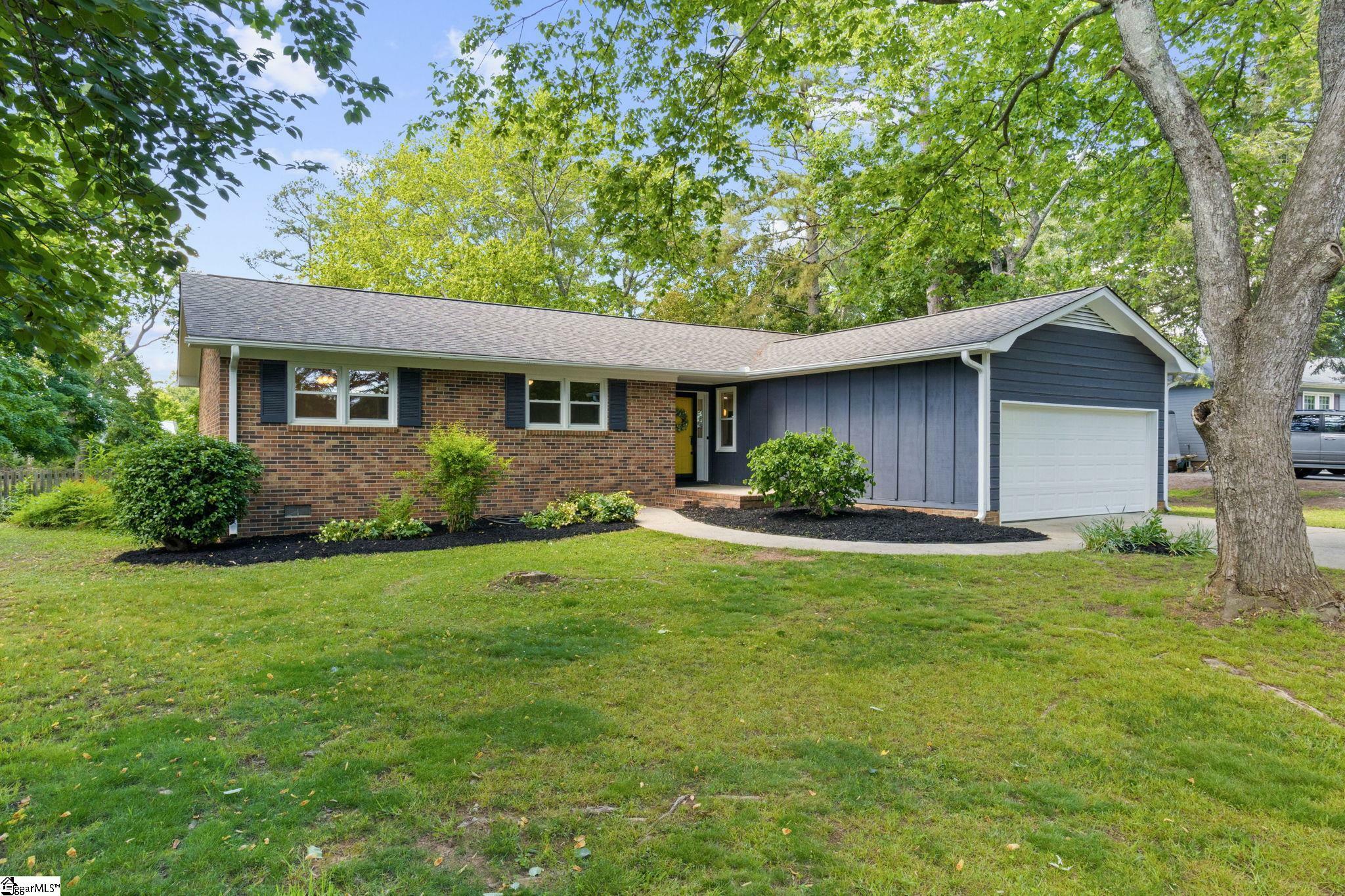 Property Photo: 3 Lenhardt Court SC 29611-2410