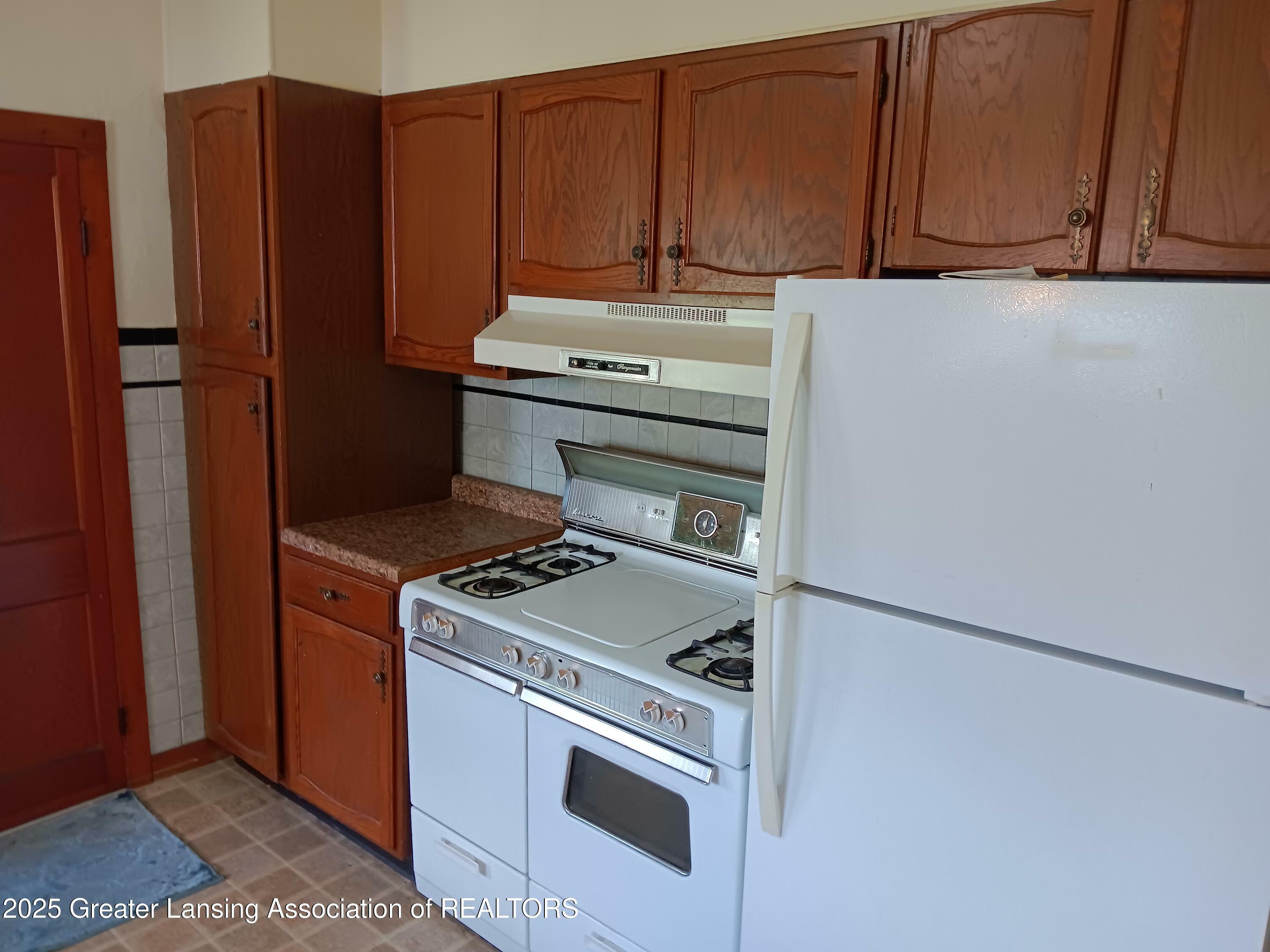 Property Photo: 411 Ely Street MI 48801