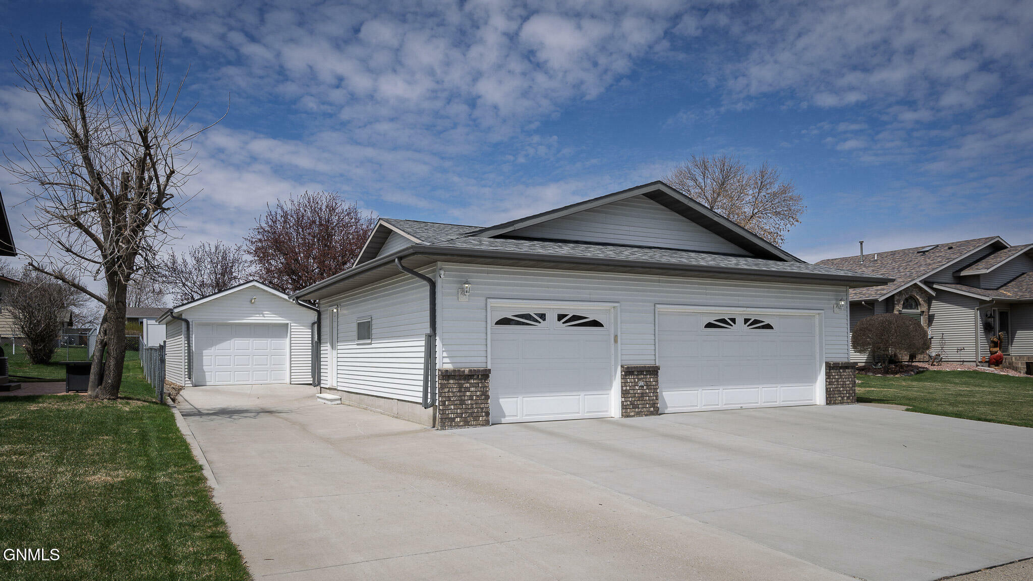Property Photo: 1501 4th Avenue NE ND 58554
