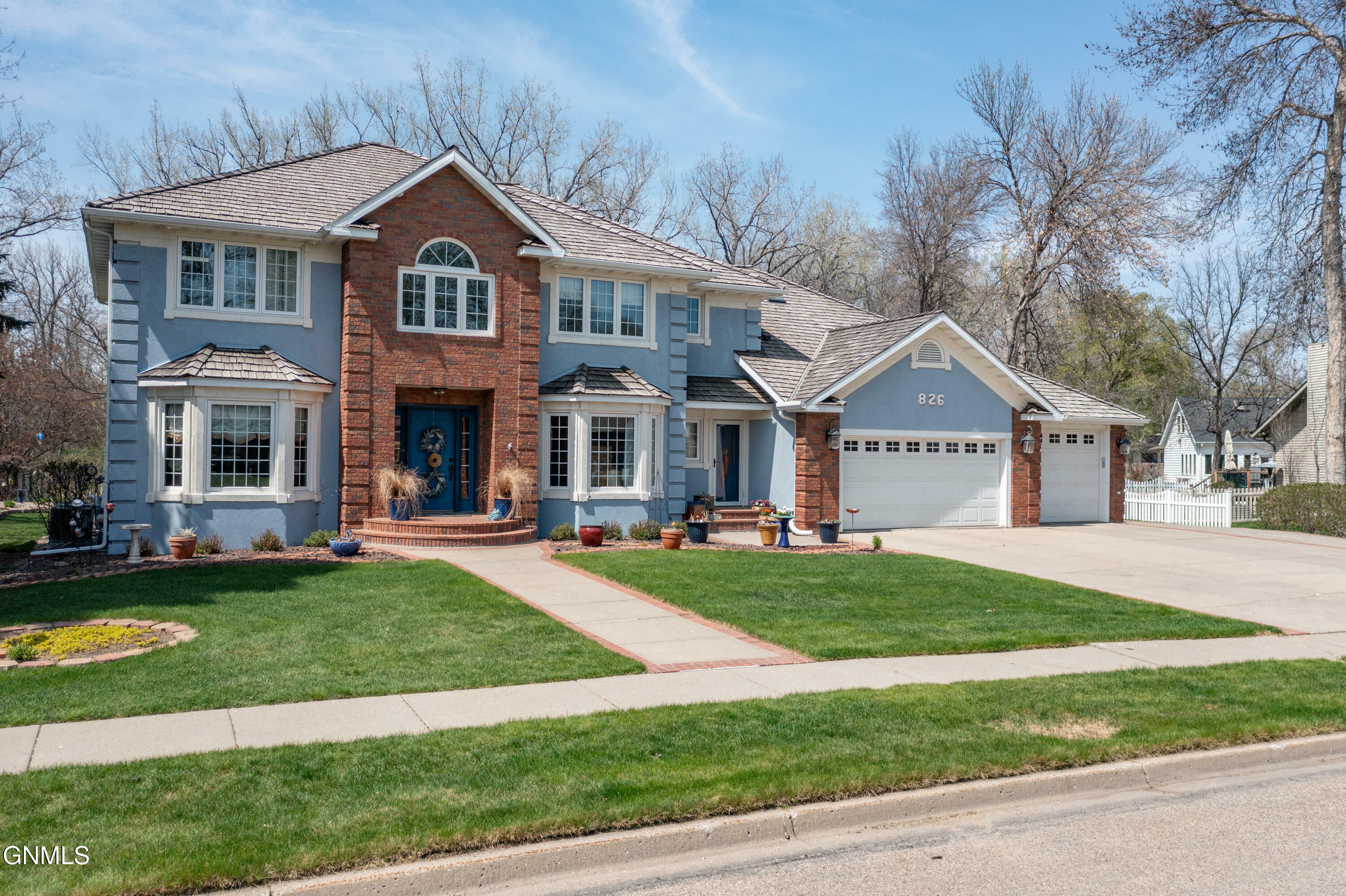 Property Photo: 826 Munich Drive ND 58504