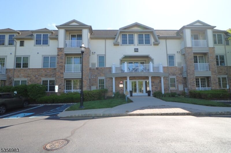 Property Photo:  264 Victoria Drive 264  NJ 08807 