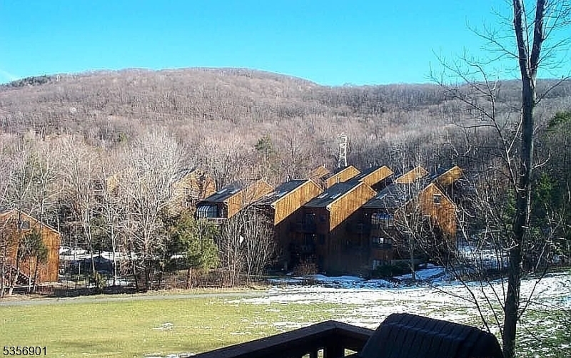 Property Photo: 8 Baily Bunion Ct 4 NJ 07462