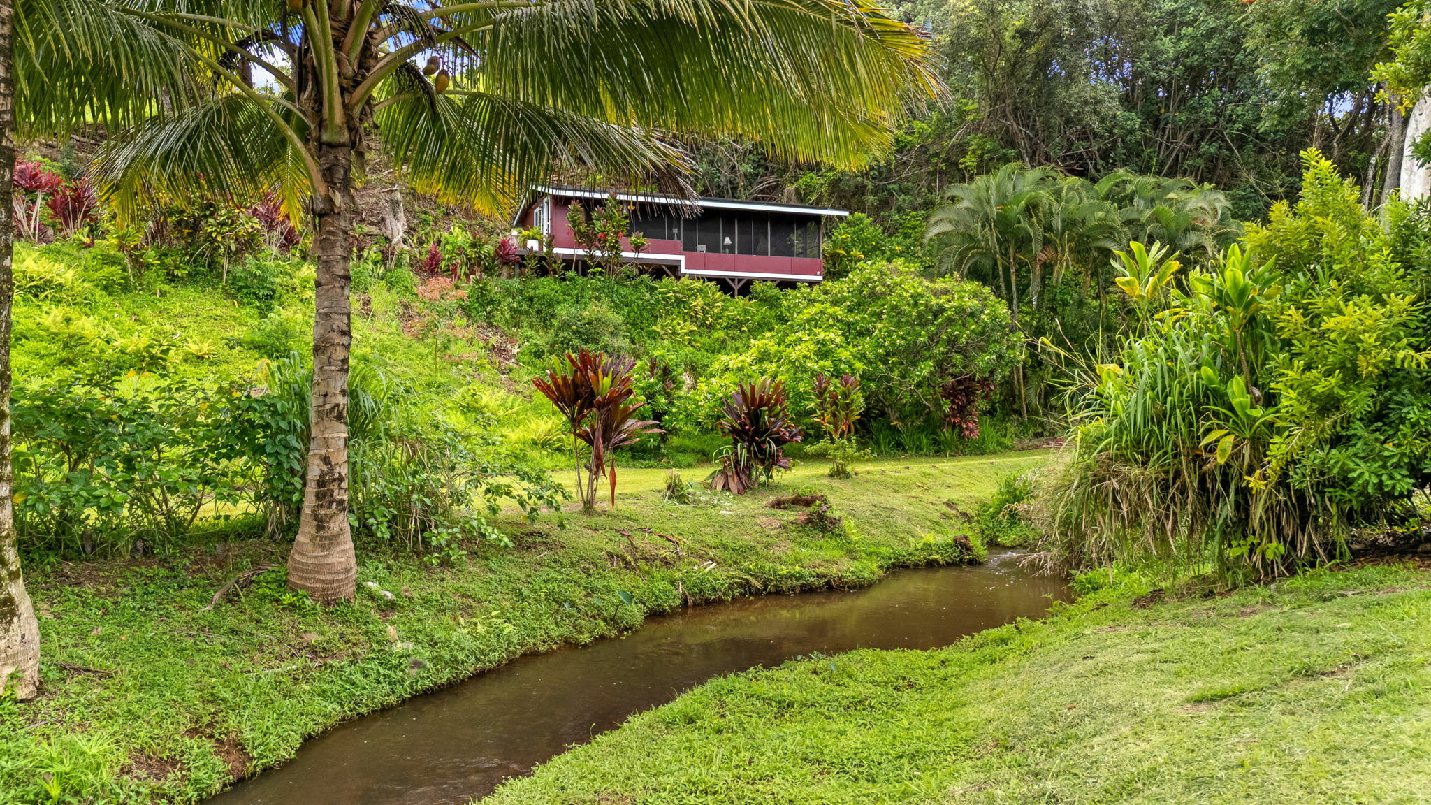 Property Photo: 5880 Kini Pl HI 96746